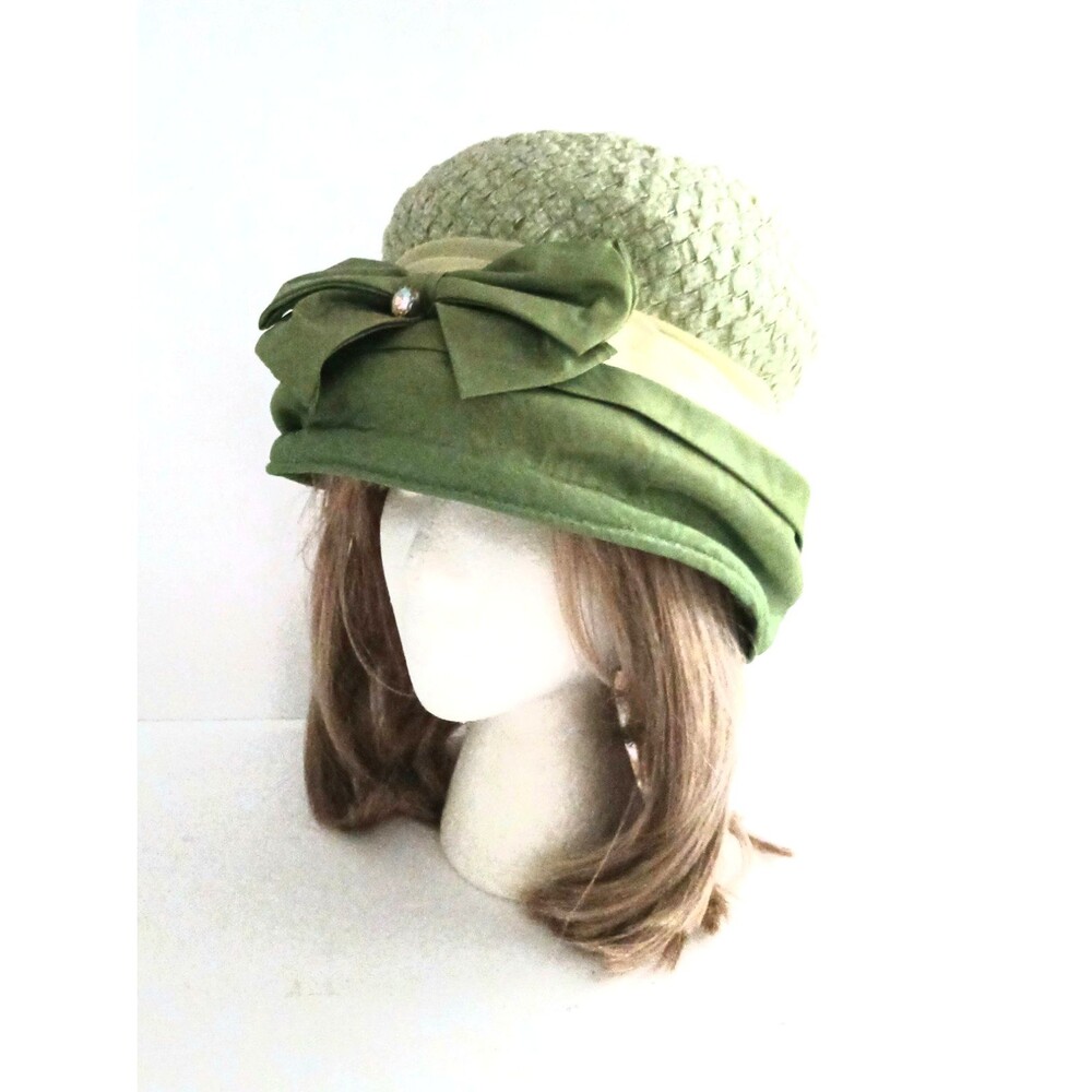 VTG Fisk Chicago Green Straw Bell Shape Hat Green Dupioni Silk Bow Hatband